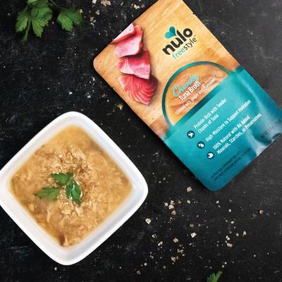 Nulo, Chunky Broth Tuna, Atún en Caldo para Hidratación y Topper, Gatos, 80 g × 24 bolsas