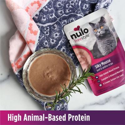 Nulo, FreeStyle Silky Mousse Beef & Sardine, mousse húmedo sin granos para gatos, Res + Sardina, 79 g × 24 bolsas